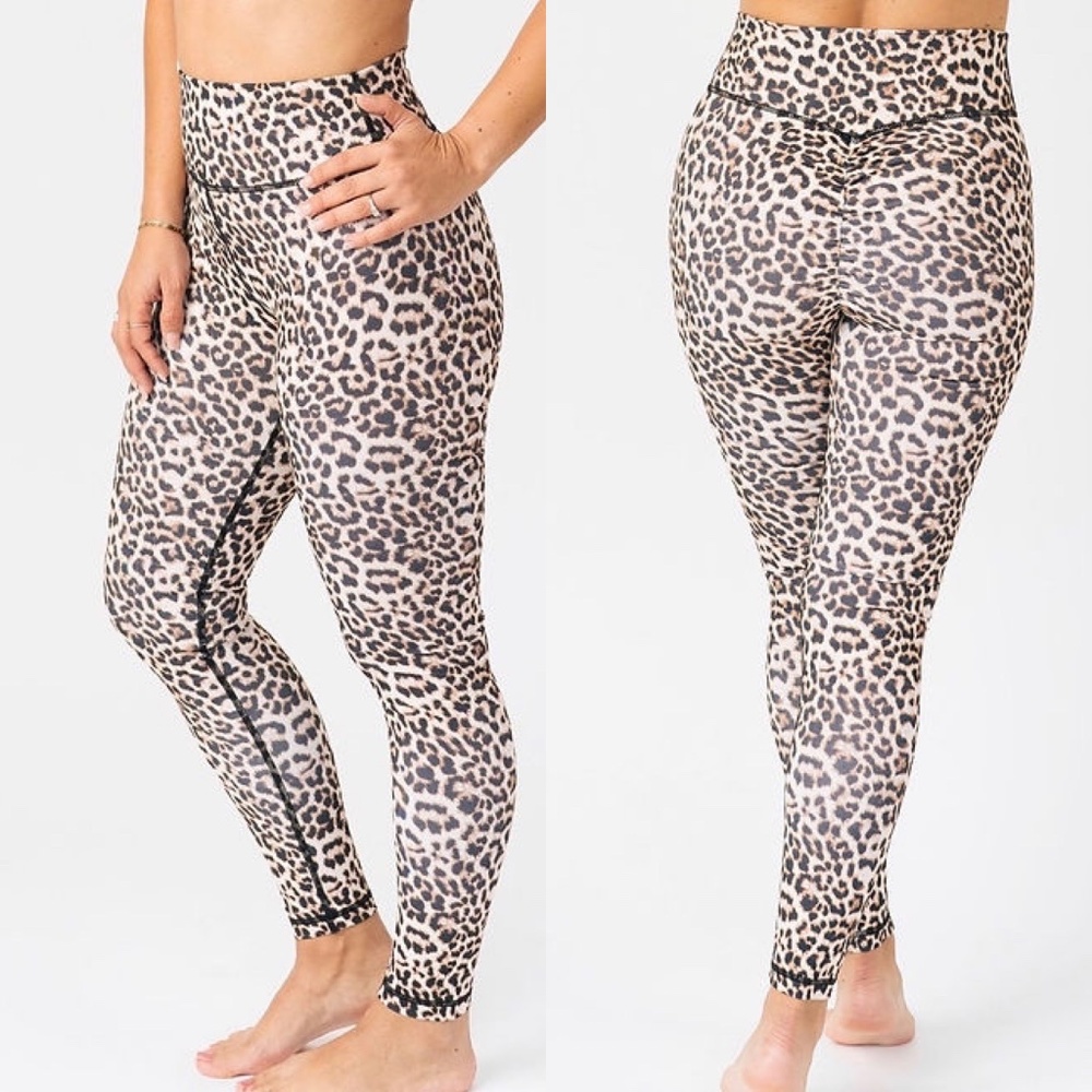 ZYIA Active Leopard Scrunch Leggings Size 12